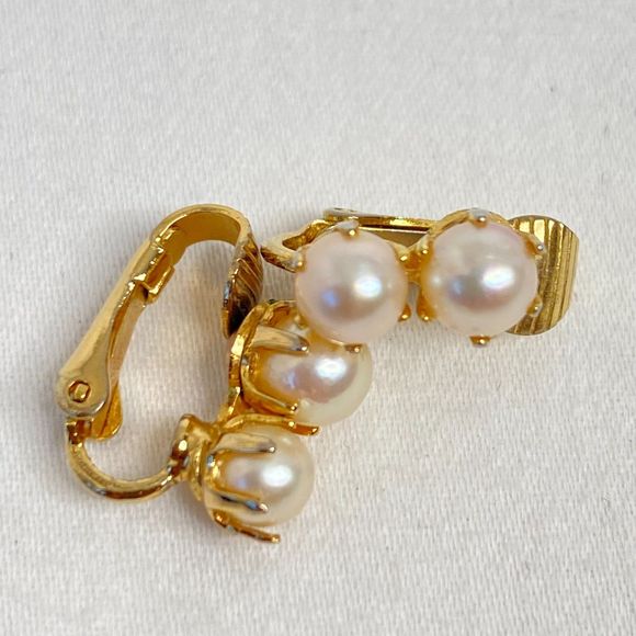 Star Signed Tiny Clip On Earrings Double Pearlesque Beads On Gold Tone Setting - Picture 5 of 8